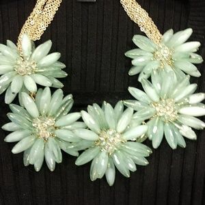 Pale green flower necklace